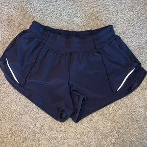Lululemon 2.5 inch hotty hot shorts